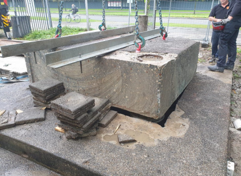 Grote betonblokken