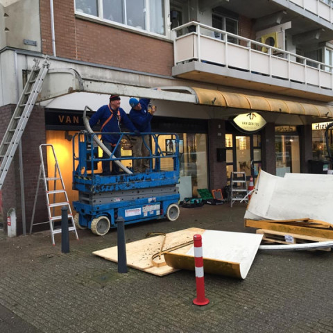Verwijderen stalen luifels   00003